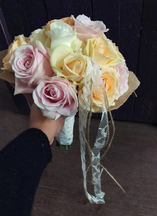 composition de bouquet de mariée rond avec vertige à langres