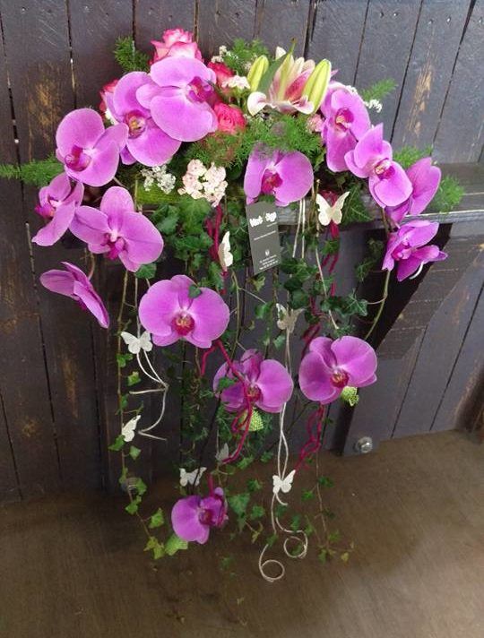 centre de table allongé pour mariage créé par VERTIGE LANGRES fleuriste