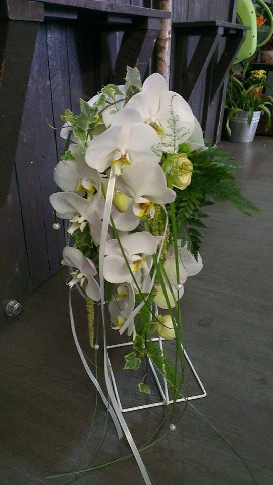 bouquet de mariée retombant avec Vert.Tige à Langres